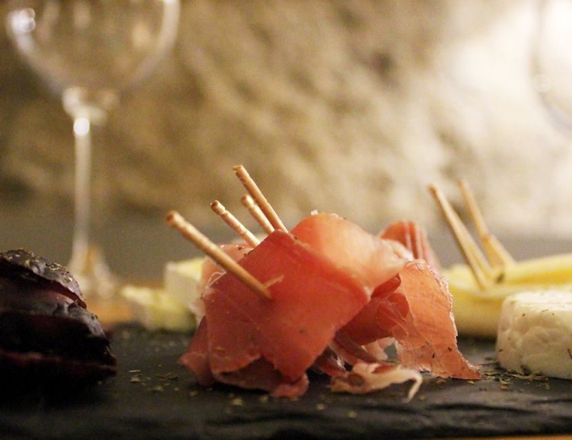 Porto: Wine Tasting with Tapas Walking Tour - Five Tastings and How the Pairing Changes What You Notice