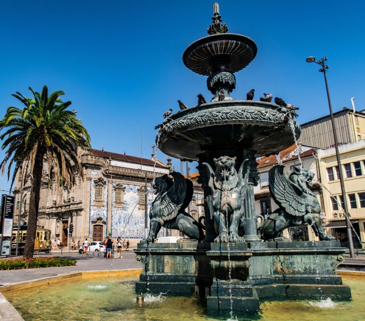 Porto: Wine Tour & One Hour Fado Show | All Included - One-hour Fado show with Port Wine, how to enjoy it without rushing