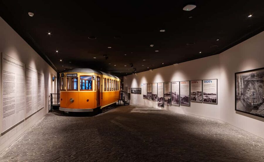 Porto: WOW Daily Ticket - The Bridge Collection and Porto Region Across the Ages: history in two flavors