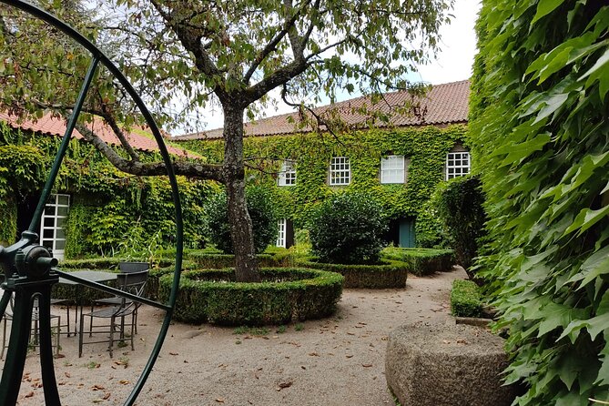Premium Douro Valley Small-Group Tour, Wine Tasting, Lunch & Boat - Pinhão and the Douro River Boat Ride: Your Midday Reset