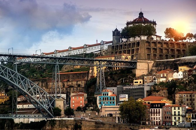 Private 3-hour walking tour of Porto with official tour guide - Porto in 3 hours: why this walking tour works