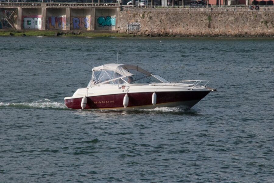 Private Boat Tour 6 Bridges 1h30, group price up to 6px - Key highlights at a glance