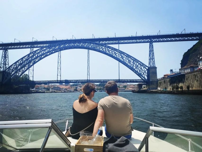 Private Boat Tour 6 Bridges 1h30, group price up to 6px - Should you book the Private Boat Tour 6 Bridges?