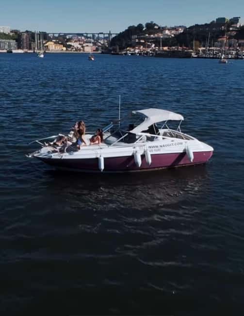 Private Boat Tour 6 Bridges 1h30, group price up to 6px - Private boat cruise between Porto and Vila Nova de Gaia, no other customers