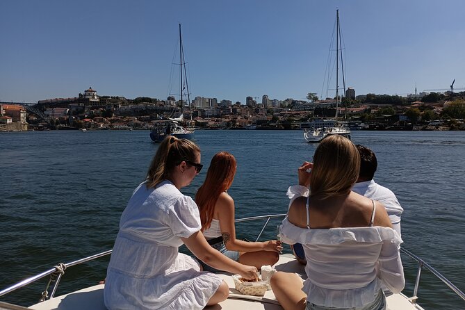 Private Boat Tour 6 Bridges and Ribeira option Sunset up to 6px - From Marina da Afurada to the Douro bridge corridor