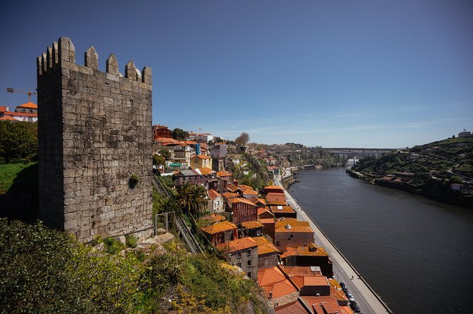 Private City Kickstart Tour: Porto - Stop 1: São Bento Railway Station and Its Tile-Story Wall