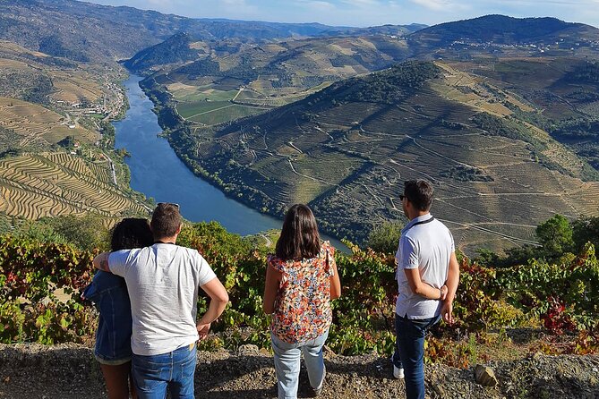 Private Douro and Porto 4x4 Tour with Wine Tasting and Boat Trip - Guides in the driver’s seat, and why it changes everything