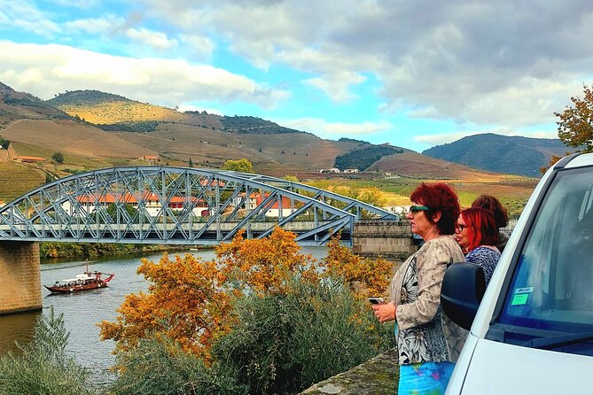 Private Douro Valley UNESCO Wine Tour from Porto with Lunch - The 1-hour Douro boat trip, why it works so well