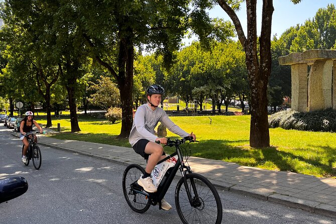 Private Electric Bike Tour in Oporto - Stop 1: São Bento Station and the art of starting strong