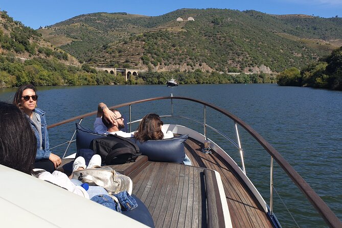 Private full-Day Tour to Douro Valley - D’Origem tasting: olive oil, dried fruits, and table wine