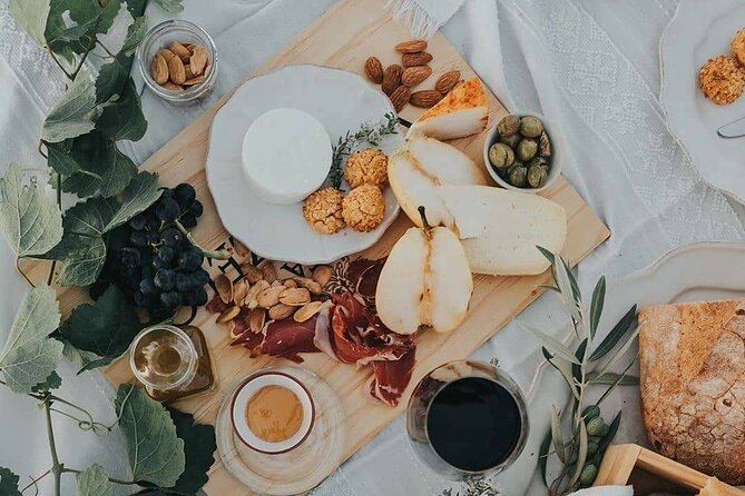 Private full-Day Tour to Douro Valley - Quinta do Ventozelo lunch with wine pairings