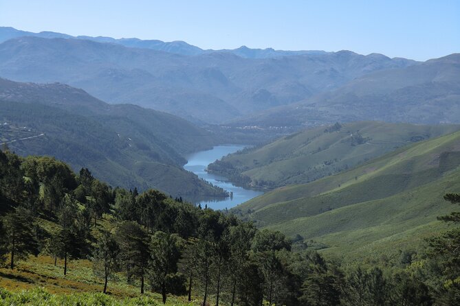 Private Geres National Park Tour with Lunch and Transfers - Peneda-Gerês with a private guide: what you gain versus self-driving