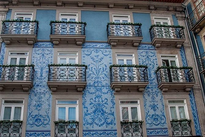 Private off the beaten Walking Tour Porto with a local expert - Praca da Liberdade and Av. Aliados: architecture with real city context