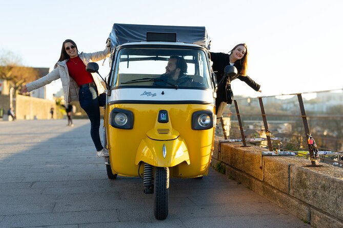 Private Port: Tuk Tuk and boat with local guides - São Francisco Church and the Crystal Palace gardens: the calm between views