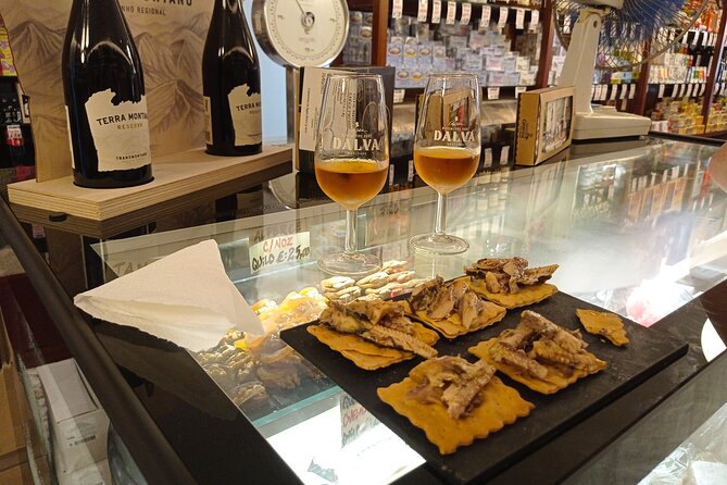 PRIVATE Porto food & wine tour - The Douro Link: Port and DOC Wine Tastings