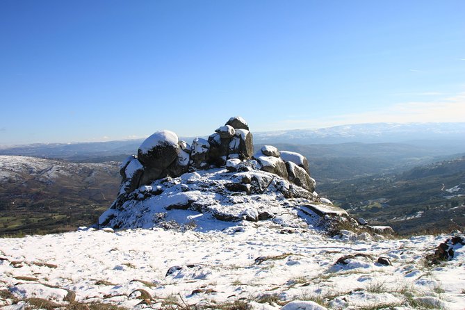 Private Serra da Estrela Gastronomy & Snow Tour from Porto - Barragem do Vale do Rossim, Mondeguinho, and Cabeça do Velho: myth, water, and the river that starts it all