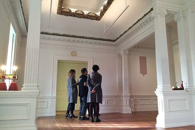 Private Tour in Casa São Roque - Inside the anti white-cube art approach