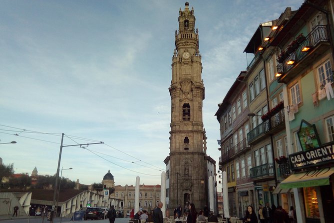Private Tour in Porto Main Highlights with Traditional Lunch - Igreja dos Carmelitas: short, simple, and worth the contrast