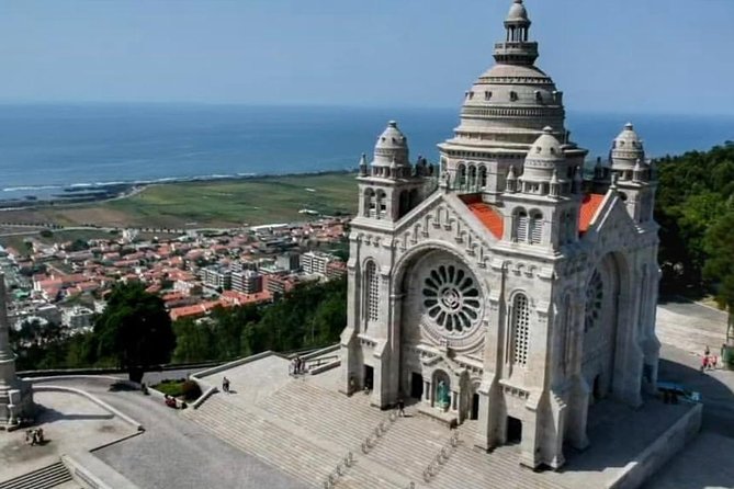 Private Tour Santiago de Compostela & Viana do Castelo from Porto - Cathedral de Santiago de Compostela: noon pilgrim mass and Botafumeiro
