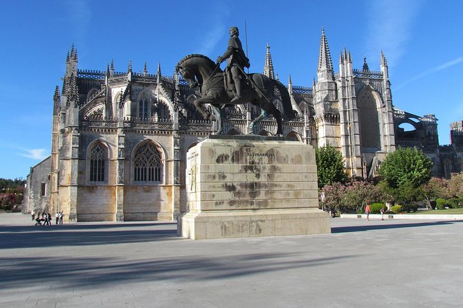 Private Tour through Tomar, Fátima, and Batalha historical sites - The Basilica of the Holy Trinity: modern materials with old-world links