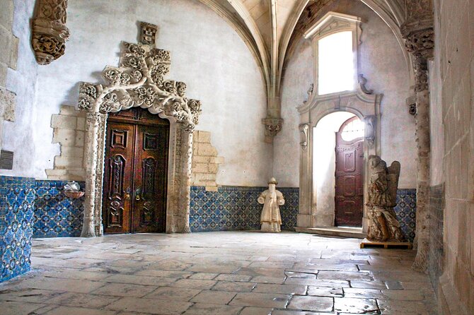 Private Tour to Nazaré and Alcobaça, giant waves and a monastery - Stop 4: Pederneira belvedere and the Misericórdia church