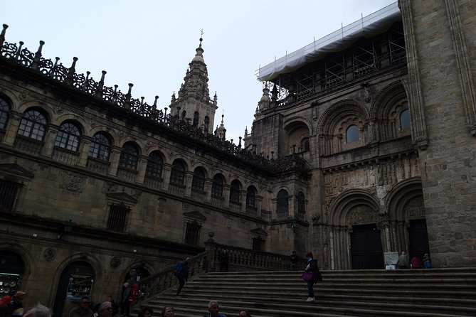 Private Tour to Santiago de Compostela and its stunning Cathedral - The comfort factor: luxury vehicle, Wi-Fi, and a host behind the wheel