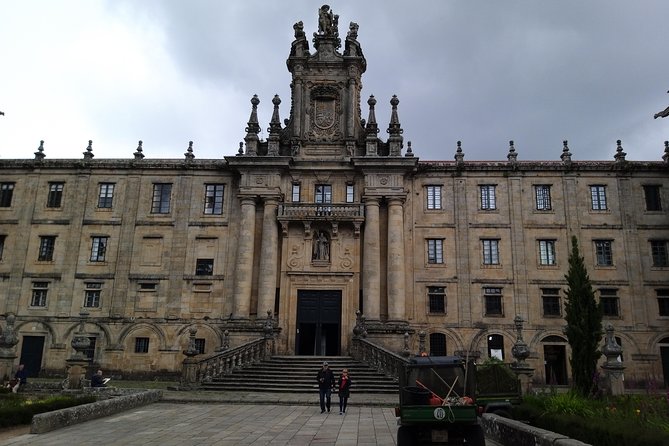 Private Tour to Santiago de Compostela and its stunning Cathedral - Plaza del Obradoiro: architecture meets the pilgrim gathering point