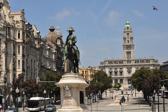 Private tour with Dutch guide in Porto - Avenida dos Aliados, then Praça Gomes Teixeira: where Porto socializes