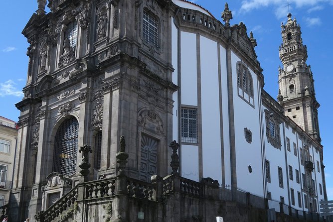 Private Transfer from Porto airport to Porto city, or Porto city to airport - Comfort and communication: the little things that matter