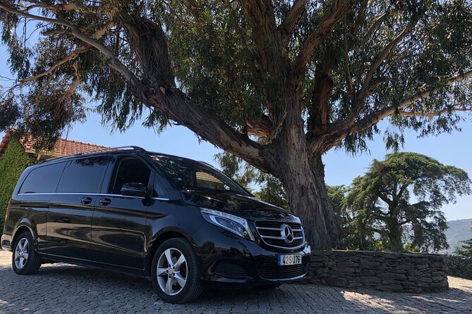 Private transfer from Porto to Lisbon with two Sightseeing stops - Fátima sanctuary: when faith becomes an entire town