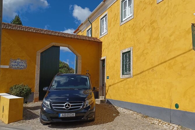 Private Transport between the city of Porto and AHD Airport - How the Porto Airport Meet-Up Works, From Luggage Help to Waiting Time
