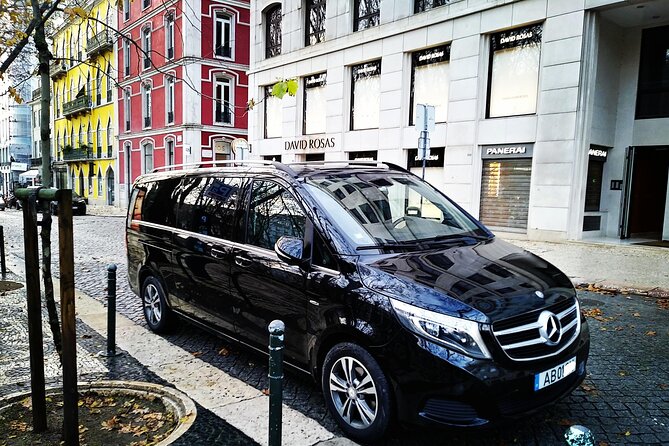 Private Transport between the city of Porto and AHD Airport - Price Per Person, Value for Small Groups, and When It’s a Smart Choice