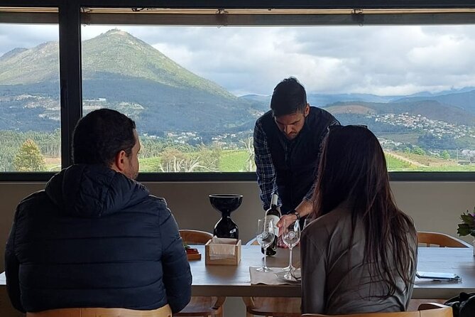 Private Vinho Verde Wine Tour from Porto with Lunch & Tastings - What to expect on the timing, with pickup you must respect
