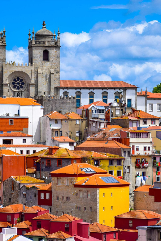 Private Walking Tour, highlights and secrets of Porto - Ribeira along the Douro: views and the Tripeiros mindset