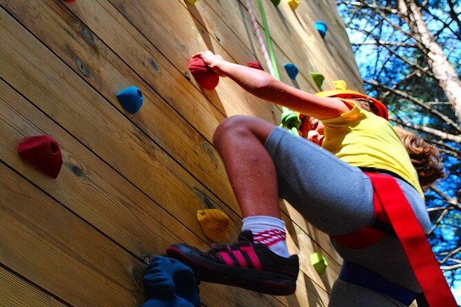Rappelling and Climbing Adventure in Lamas de Mouro - The 9-meter wall climb: strength and technique over luck