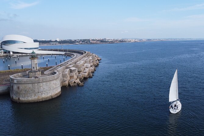 Sailing boat trip on the coast of Porto and on the river Douro - Matosinhos and Porto’s coast: seeing the shoreline from water level