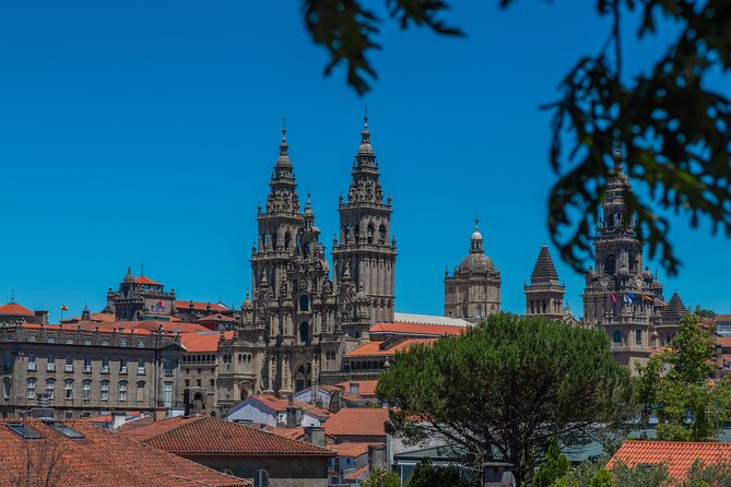 Santiago and Valença do Minho Full Day Private Tour - Santiago de Compostela’s cathedral time, plus the Botafumeiro moment