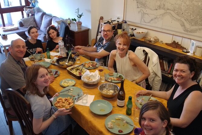 Shopping, cooking and eating together at my home in Porto - In Nuno’s home kitchen: cooking with real steps, real timing