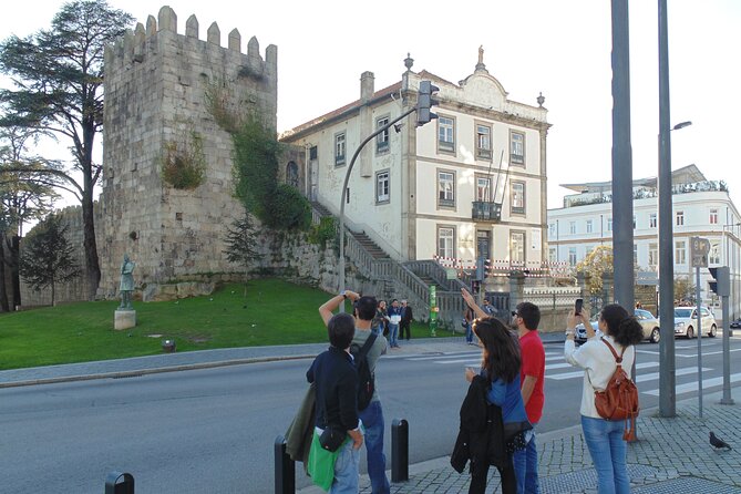 Small-group Porto's Roots Walking Tour - Stop 5: São Bento Station tiles, explained so you can actually read them