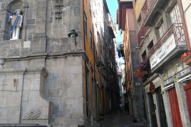 Small-group Porto's Roots Walking Tour - The small-group magic: why max 10 travelers matters