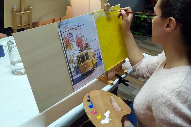 Small Painting Group with a Local Artist in Porto - Who this Porto painting class suits best