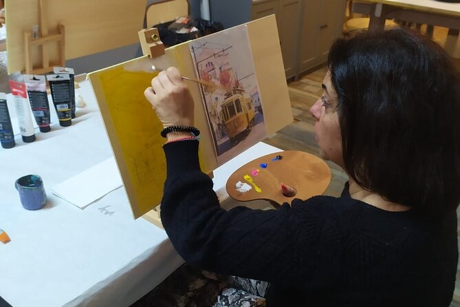 Small Painting Group with a Local Artist in Porto - Should you book this Porto small-group painting workshop?