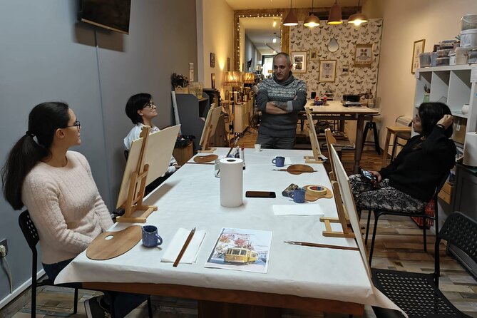 Small Painting Group with a Local Artist in Porto - Portos colors and light: what you’ll learn before you start painting