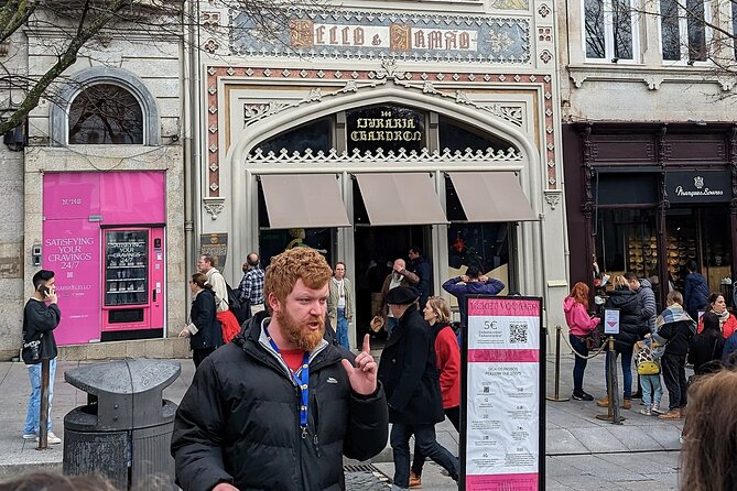 The Unvanquished Tour in Porto City Center - Rua das Flores charm and Sao Bento Station, the stop that makes people stop talking