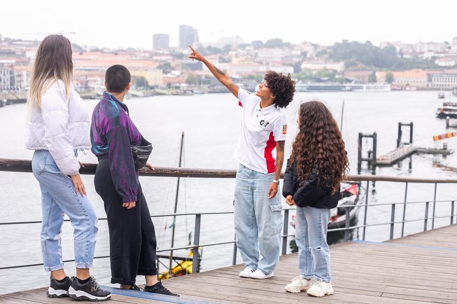 Tour Porto: Classic Adventure in Electric Tuk Tuk - Luís I Bridge: the landmark that helps you read the city