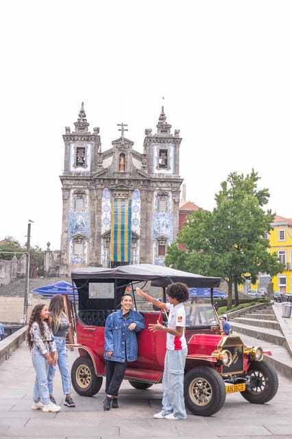 Tour Porto: Classic Car + A Toast with Port Wine - The Port wine toast: the best kind of souvenir