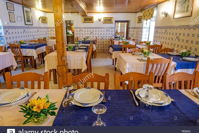 Tour / transfer Lisbon - Porto or Porto Lisbon with tour - Getting rolling at 9:00 am, and what the ride includes