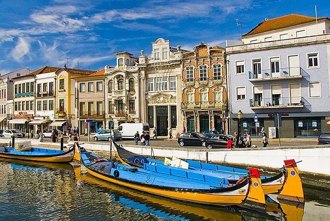 Tour / transfer Lisbon - Porto or Porto Lisbon with tour - What you pay for: lunch, alcohol, and monument tickets