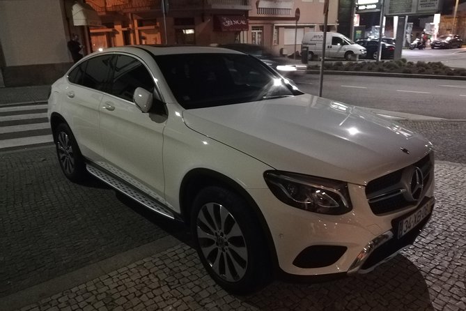 Transfer from Porto Airport to Porto City Hotels - Luggage, oversized items, and the one checked suitcase rule