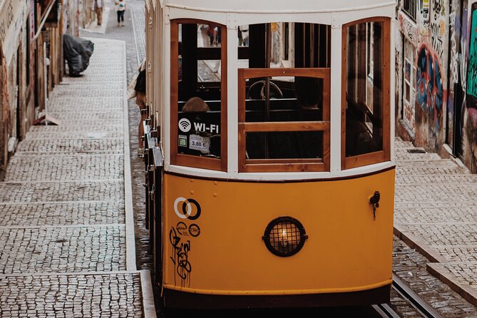 Transfer Tour Between Lisbon and Porto - A Lisbon-to-Porto Transfer That Doubles as Sightseeing